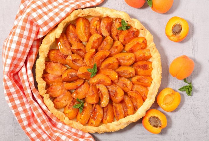 Tarta rústica de albaricoque y miel de palma